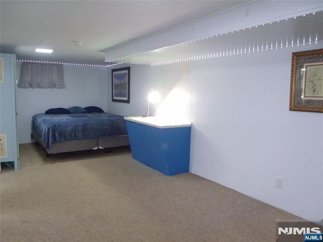 32 Dojean Court, Bergenfield, NJ 07621