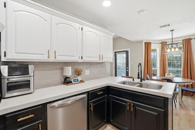 2003 Capewood Drive, Conway, AR 72032