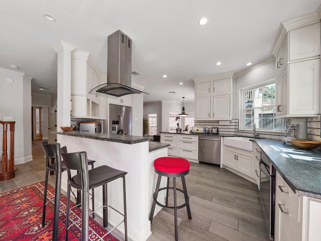 112 Pamellia Drive, Bellaire, TX 77401