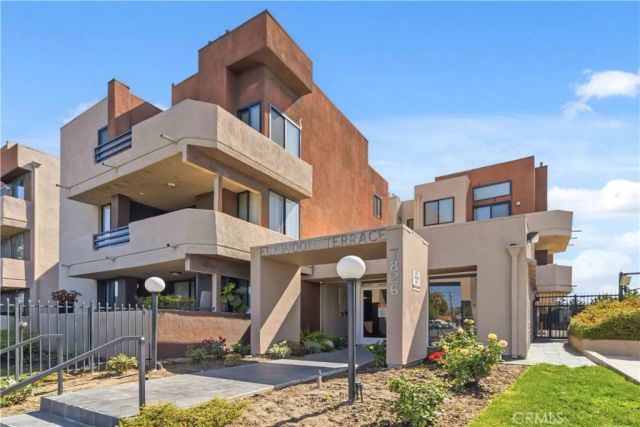 7826 Topanga Canyon 322, Canoga Park, CA 91304