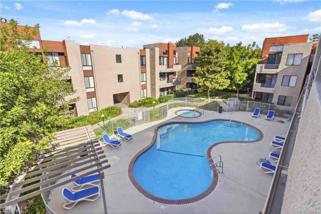 7826 Topanga Canyon 322, Canoga Park, CA 91304