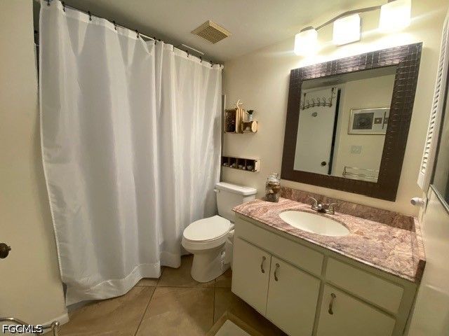 5828 Littlestone CT, North Fort Myers, FL 33903