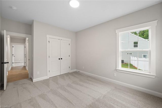 160 Red Maple Way, King, NC 27021