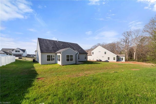 160 Red Maple Way, King, NC 27021