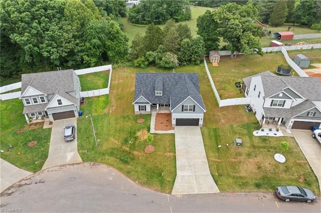 160 Red Maple Way, King, NC 27021