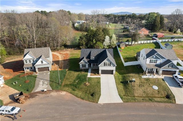 160 Red Maple Way, King, NC 27021
