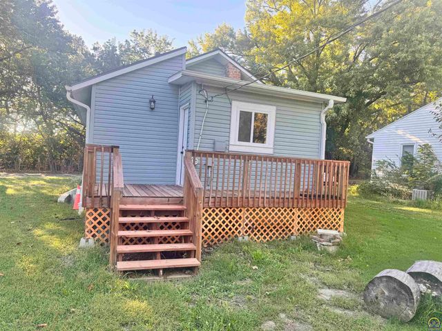 1234 SW McAlister AVE, Topeka, KS 66604