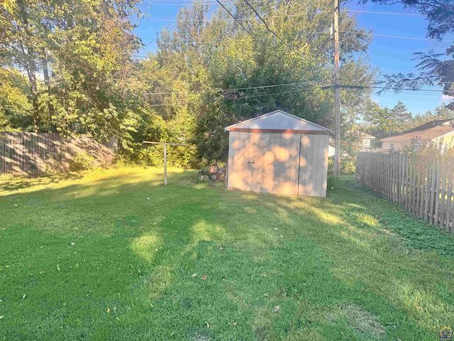 1234 SW McAlister AVE, Topeka, KS 66604