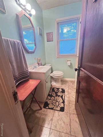 1419 Progress Avenue, Lincoln Park, MI 48146