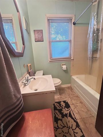 1419 Progress Avenue, Lincoln Park, MI 48146