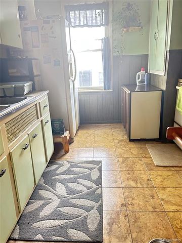 1419 Progress Avenue, Lincoln Park, MI 48146