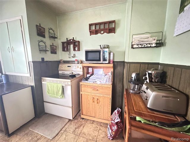 1419 Progress Avenue, Lincoln Park, MI 48146