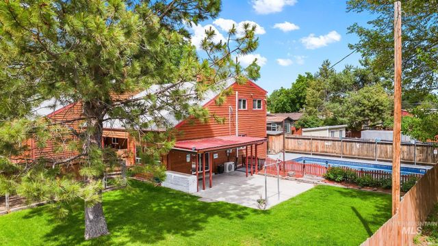 2015 Washington Ave, Caldwell, ID 83605