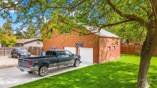 2015 Washington Ave, Caldwell, ID 83605