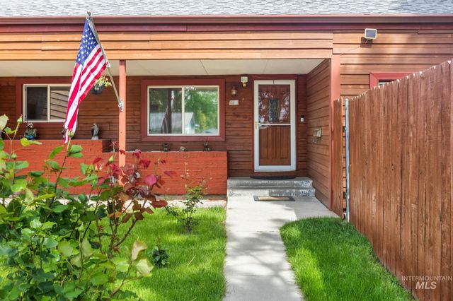 2015 Washington Ave, Caldwell, ID 83605