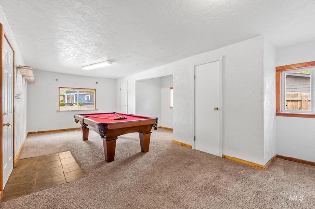 2015 Washington Ave, Caldwell, ID 83605