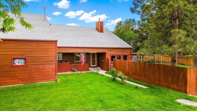 2015 Washington Ave, Caldwell, ID 83605