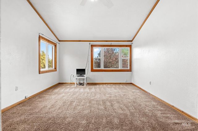 2015 Washington Ave, Caldwell, ID 83605