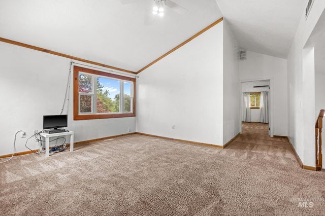 2015 Washington Ave, Caldwell, ID 83605