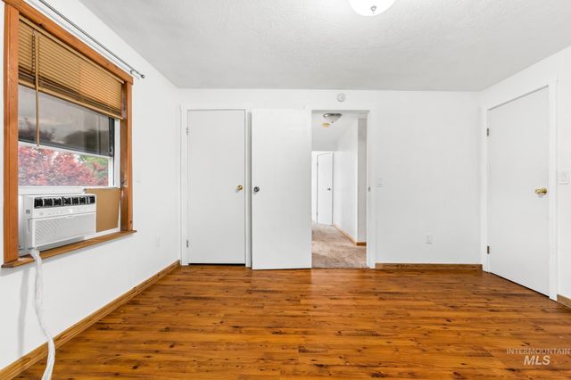 2015 Washington Ave, Caldwell, ID 83605