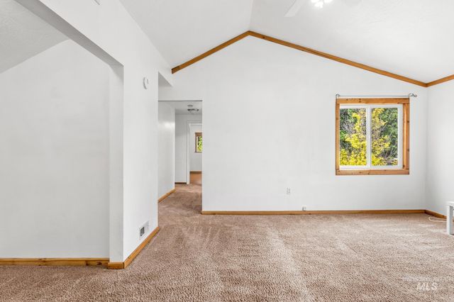 2015 Washington Ave, Caldwell, ID 83605