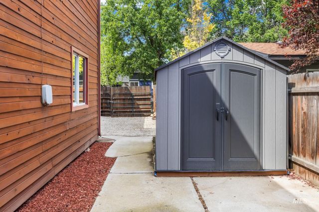 2015 Washington Ave, Caldwell, ID 83605