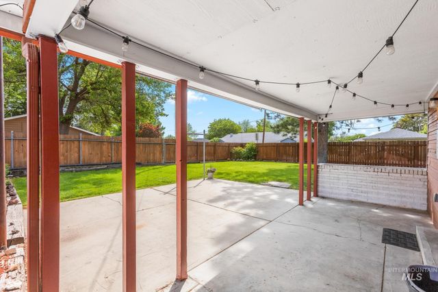 2015 Washington Ave, Caldwell, ID 83605