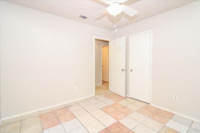 5706 Guildwood Drive, Arlington, TX 76017