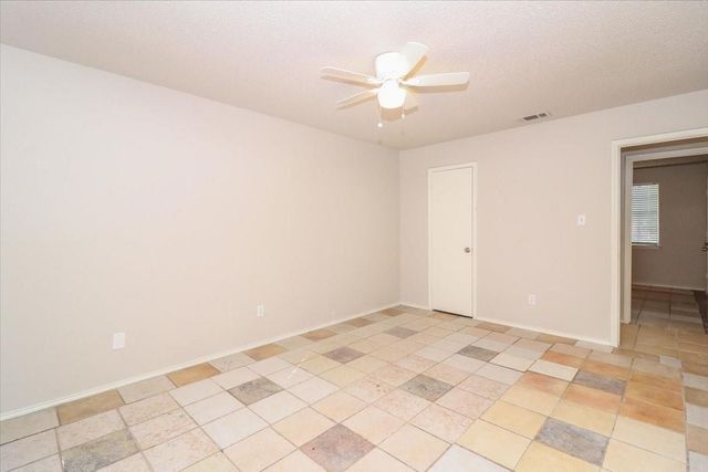 5706 Guildwood Drive, Arlington, TX 76017