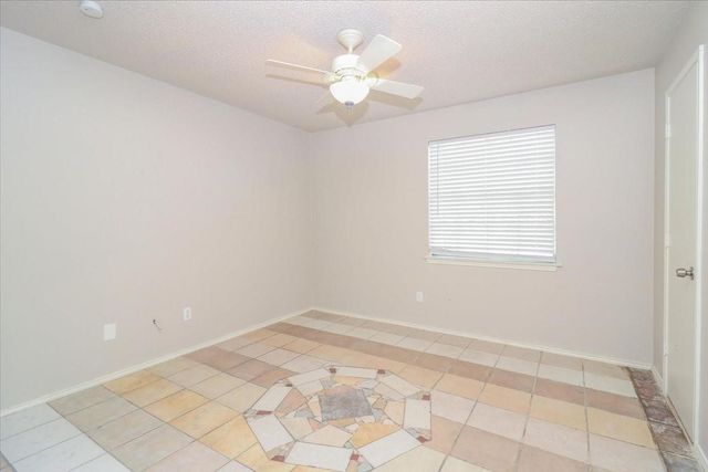 5706 Guildwood Drive, Arlington, TX 76017