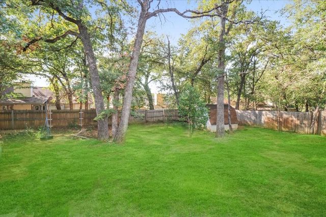 5706 Guildwood Drive, Arlington, TX 76017