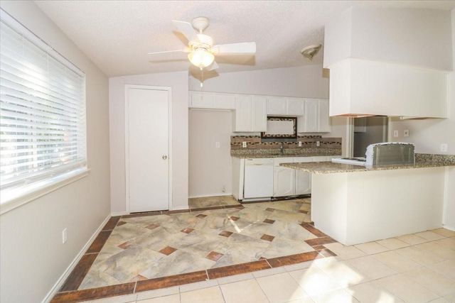 5706 Guildwood Drive, Arlington, TX 76017