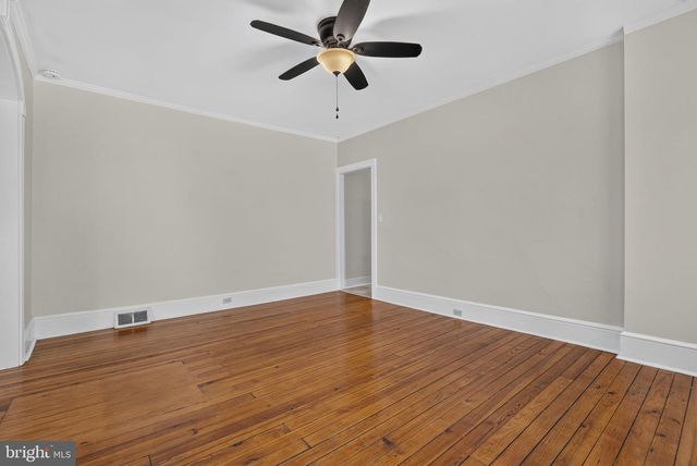 201 W MAIN ST, Leola, PA 17540