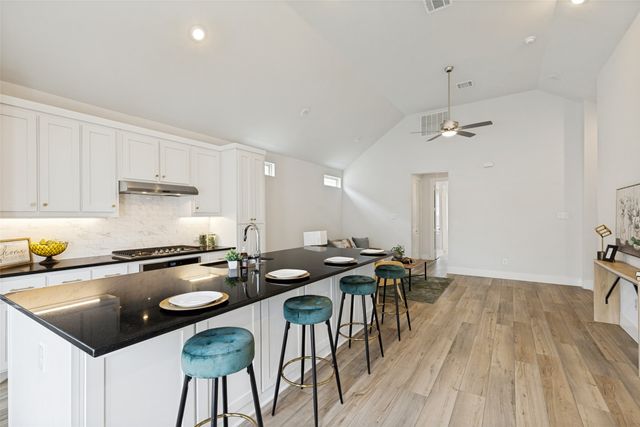 8117 Radnor Road, Dallas, TX 75231