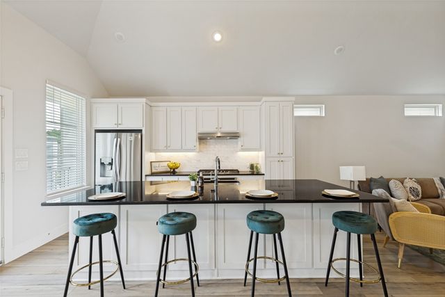 8117 Radnor Road, Dallas, TX 75231