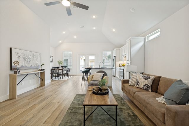 8117 Radnor Road, Dallas, TX 75231