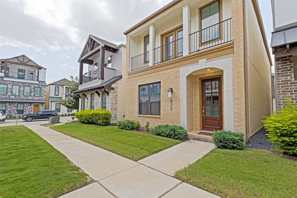 8117 Radnor Road, Dallas, TX 75231