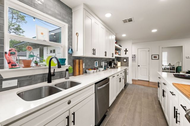 8852 Larchwood Drive, Dallas, TX 75238