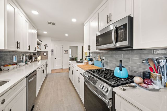 8852 Larchwood Drive, Dallas, TX 75238