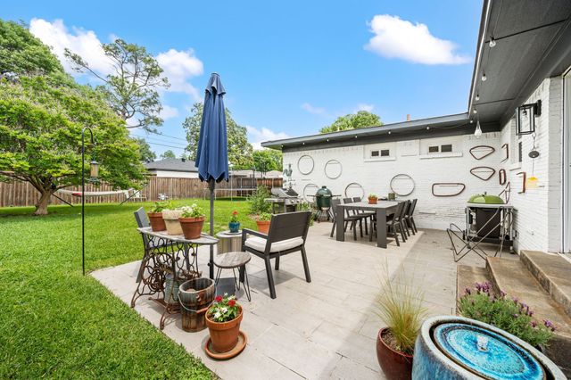 8852 Larchwood Drive, Dallas, TX 75238