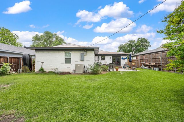 8852 Larchwood Drive, Dallas, TX 75238