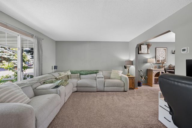 2347 Heath Avenue N, Oakdale, MN 55128