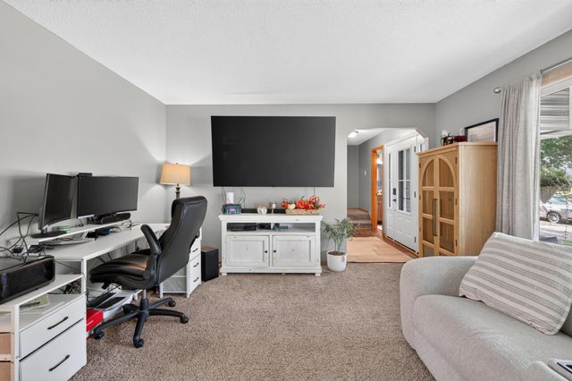2347 Heath Avenue N, Oakdale, MN 55128