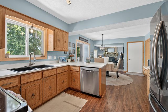 2347 Heath Avenue N, Oakdale, MN 55128