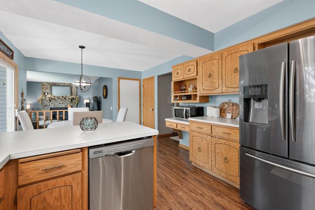 2347 Heath Avenue N, Oakdale, MN 55128
