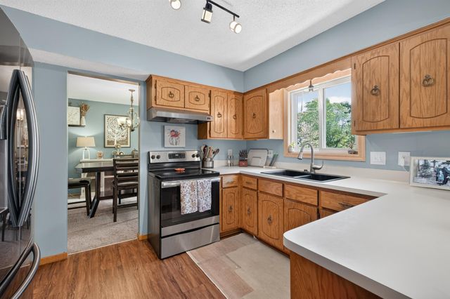 2347 Heath Avenue N, Oakdale, MN 55128