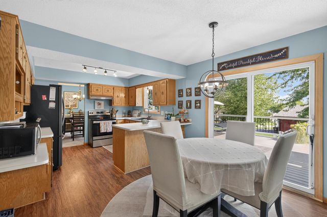2347 Heath Avenue N, Oakdale, MN 55128