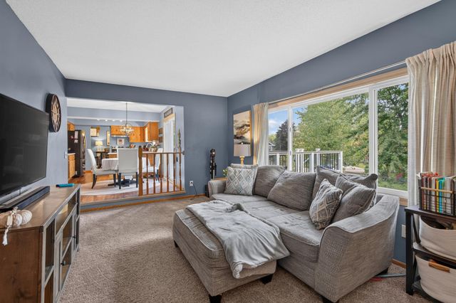 2347 Heath Avenue N, Oakdale, MN 55128