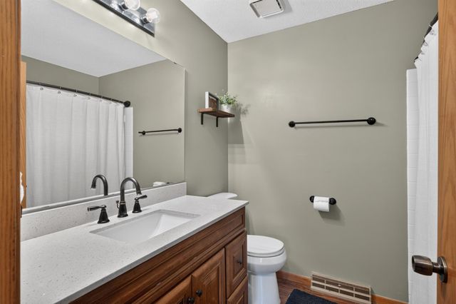 2347 Heath Avenue N, Oakdale, MN 55128