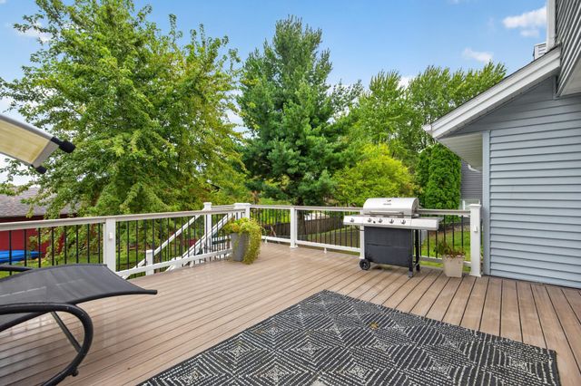 2347 Heath Avenue N, Oakdale, MN 55128